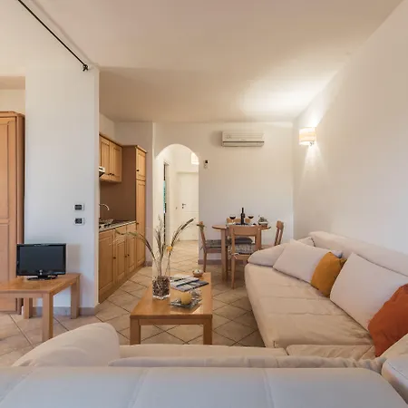 Capo Ceraso Family 4* コスタ・コラッリナ