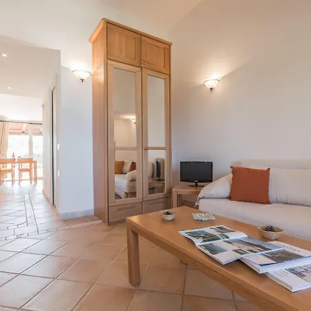 Capo Ceraso Family アパートホテル コスタ・コラッリナ