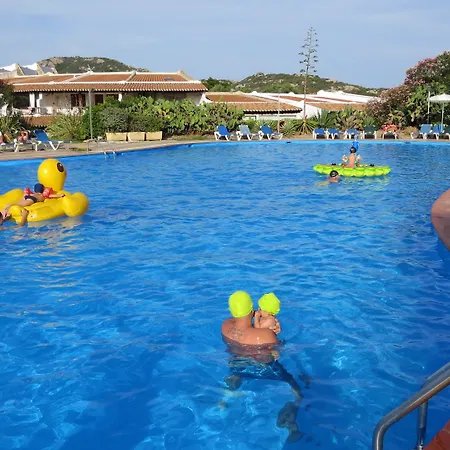 Capo Ceraso Family アパートホテル コスタ・コラッリナ