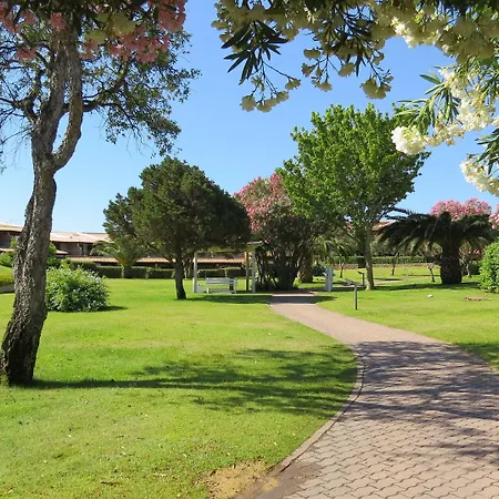 アパートホテル Capo Ceraso Family 4*