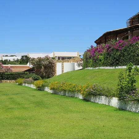 アパートホテル Capo Ceraso Family 4*