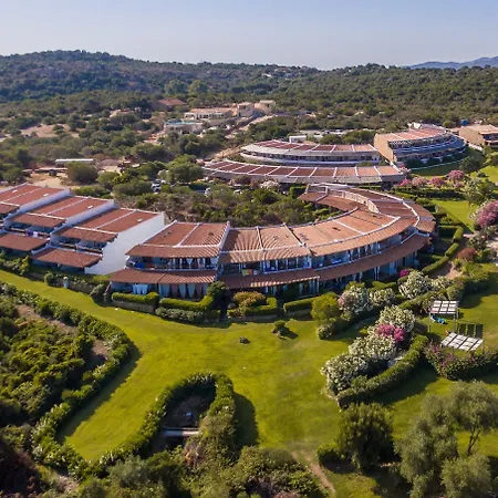 アパートホテル Capo Ceraso Family 4*