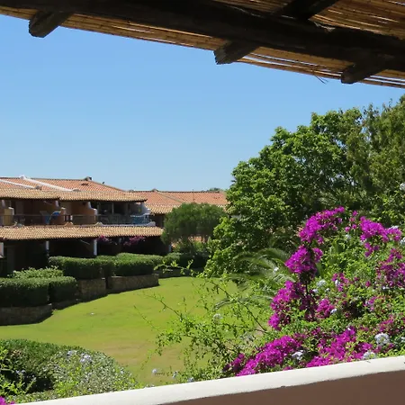 Capo Ceraso Family アパートホテル 4*