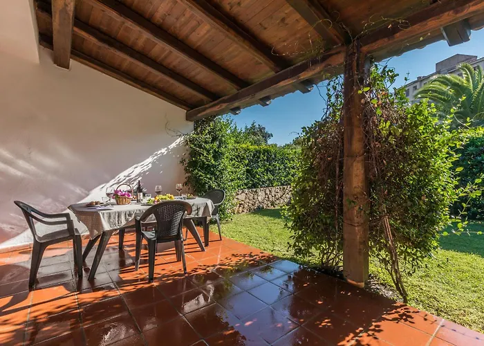 Aparthotel Capo Ceraso Family 4*
